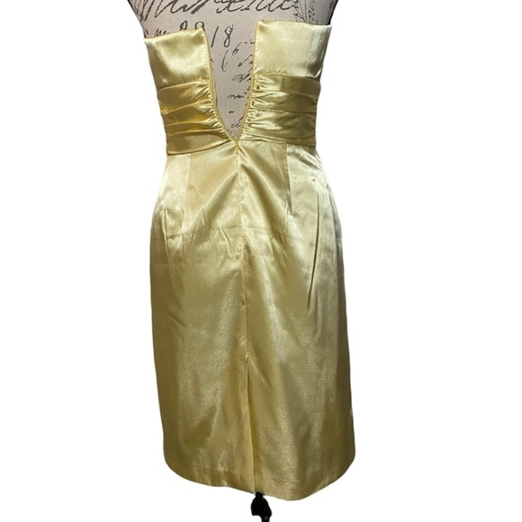 David’s Bridal Strapless Sheath Yellow Dress 100% Polyester Size 4 - Picture 2 of 5